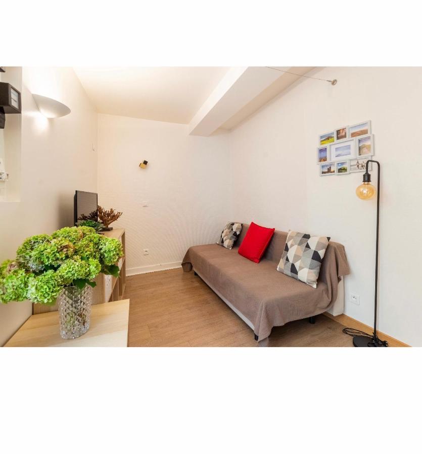 Apartamento Location F1 Neuf Centre Historique Riom Exterior foto