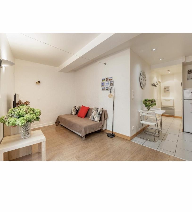 Apartamento Location F1 Neuf Centre Historique Riom Exterior foto