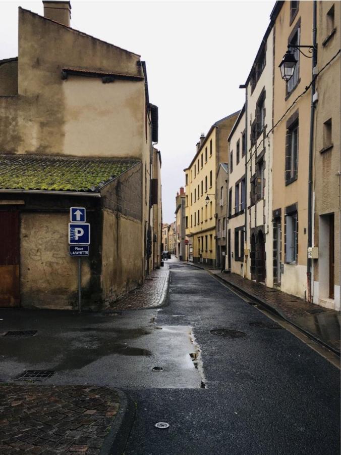 Apartamento Location F1 Neuf Centre Historique Riom Exterior foto